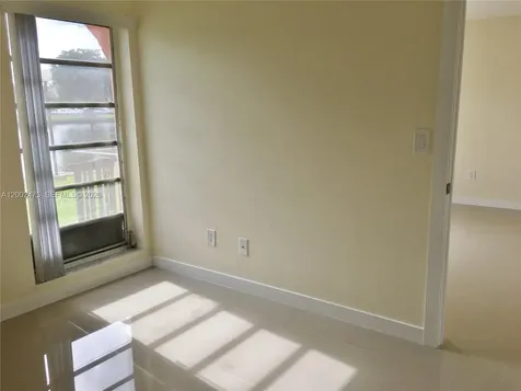 4709 NW 7th Street Miami FL 33126