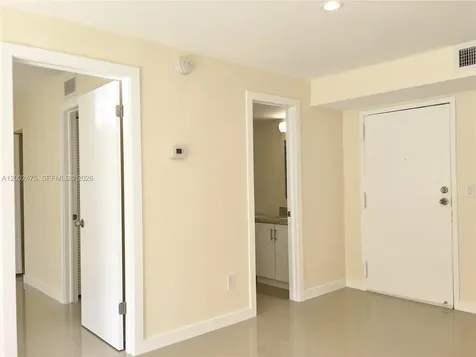 4709 NW 7th Street Miami FL 33126