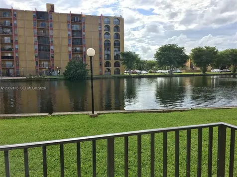 4709 NW 7th Street Miami FL 33126