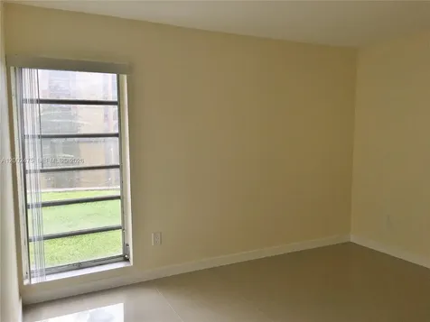 4709 NW 7th Street Miami FL 33126