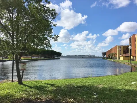 4709 NW 7th Street Miami FL 33126