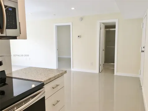 4709 NW 7th Street Miami FL 33126