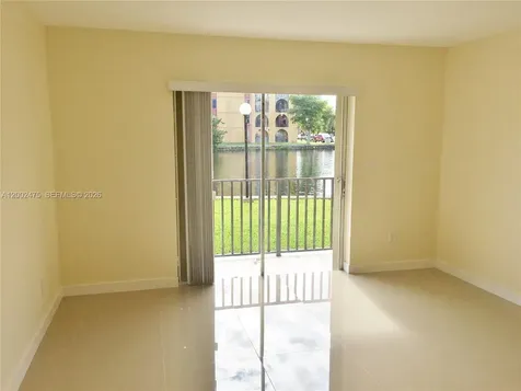 4709 NW 7th Street Miami FL 33126