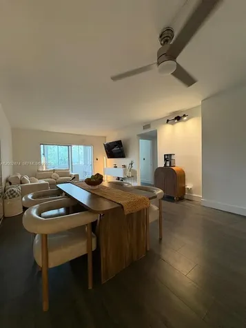 4200 Hillcrest Drive Hollywood FL 33021
