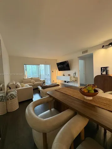 4200 Hillcrest Drive Hollywood FL 33021