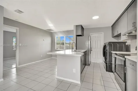 5532 SW 22nd Street West Park FL 33023
