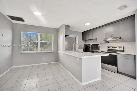 5532 SW 22nd Street West Park FL 33023