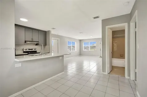 5532 SW 22nd Street West Park FL 33023