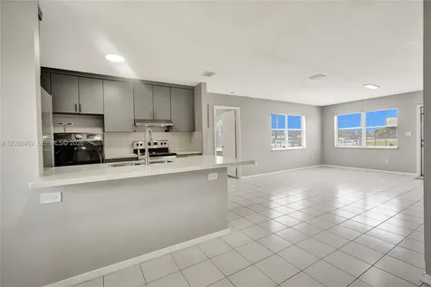 5532 SW 22nd Street West Park FL 33023