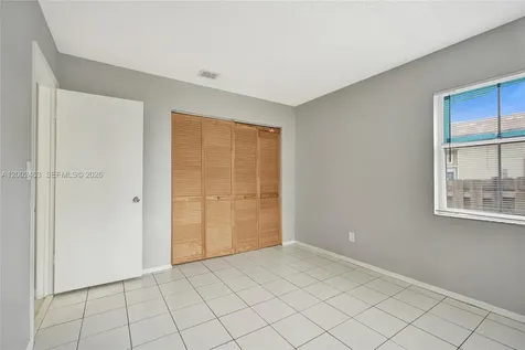 5532 SW 22nd Street West Park FL 33023
