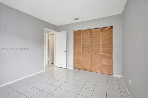 5532 SW 22nd Street West Park FL 33023