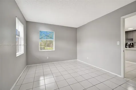 5532 SW 22nd Street West Park FL 33023