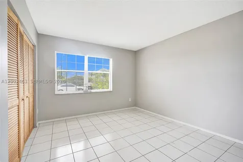 5532 SW 22nd Street West Park FL 33023