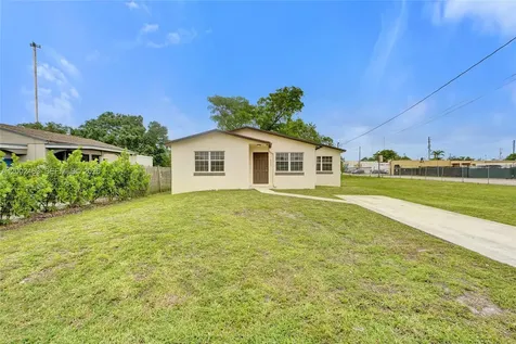 5532 SW 22nd Street West Park FL 33023