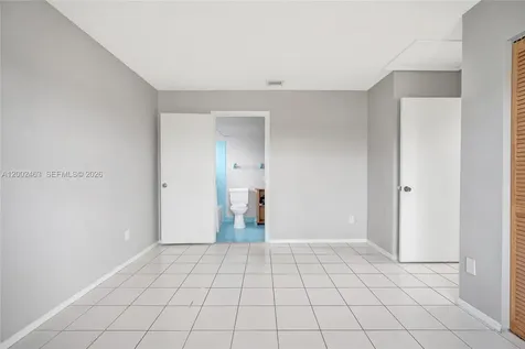 5532 SW 22nd Street West Park FL 33023