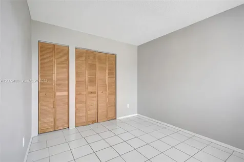 5532 SW 22nd Street West Park FL 33023