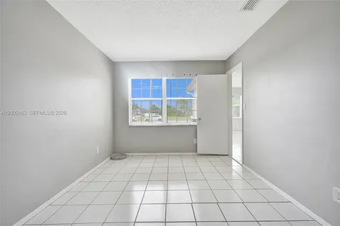 5532 SW 22nd Street West Park FL 33023