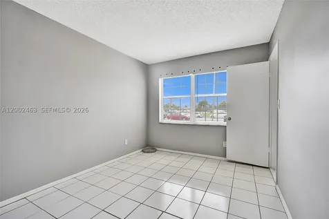 5532 SW 22nd Street West Park FL 33023
