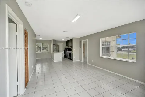 5532 SW 22nd Street West Park FL 33023
