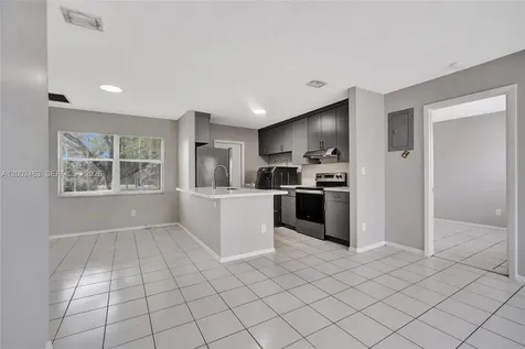 5532 SW 22nd Street West Park FL 33023