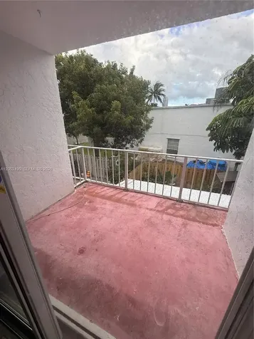 2606 NE 10 Street Hallandale Beach FL 33009