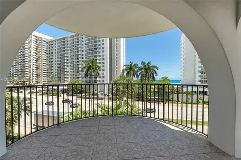 5660 Collins Avenue Miami Beach FL 33140