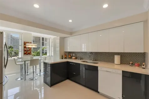 5660 Collins Avenue Miami Beach FL 33140