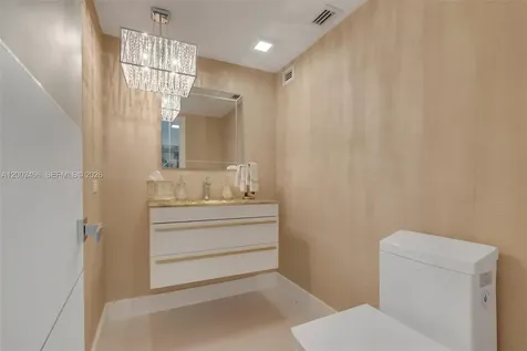 5660 Collins Avenue Miami Beach FL 33140