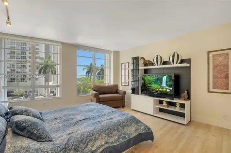 5660 Collins Avenue Miami Beach FL 33140