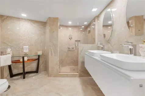 5660 Collins Avenue Miami Beach FL 33140