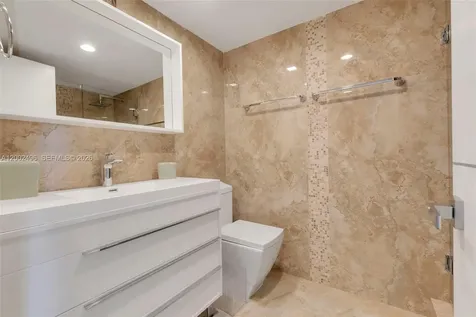 5660 Collins Avenue Miami Beach FL 33140