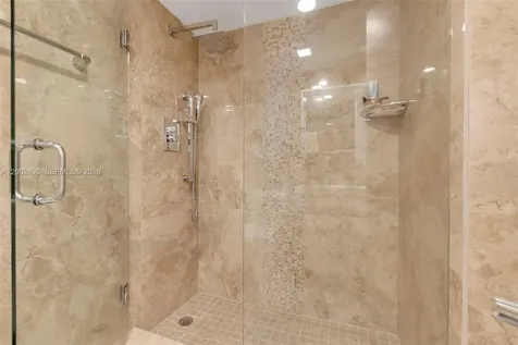 5660 Collins Avenue Miami Beach FL 33140