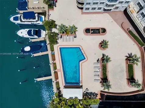 5660 Collins Avenue Miami Beach FL 33140