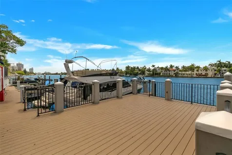 5660 Collins Avenue Miami Beach FL 33140