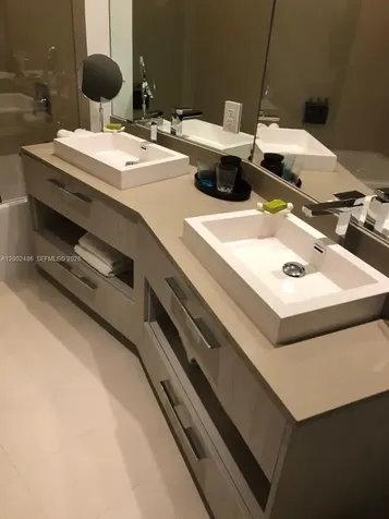 4111 S Ocean Drive Hollywood FL 33019