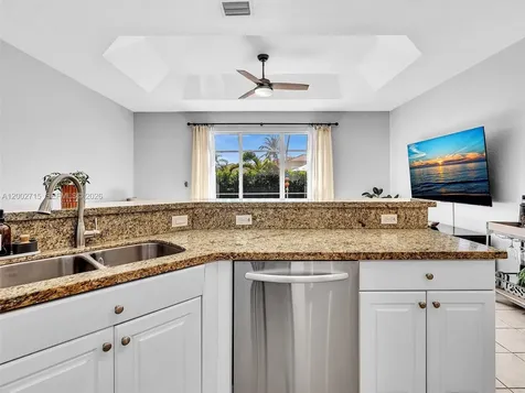 2117 NE 40th Road Homestead FL 33033