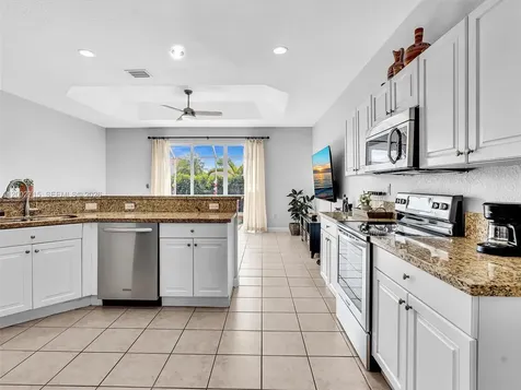 2117 NE 40th Road Homestead FL 33033