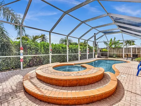 2117 NE 40th Road Homestead FL 33033