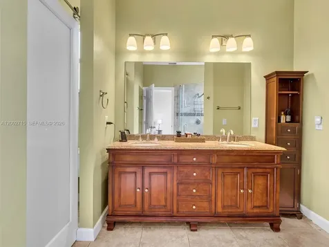 2117 NE 40th Road Homestead FL 33033