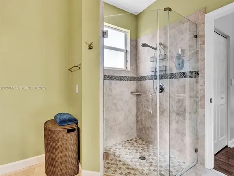 2117 NE 40th Road Homestead FL 33033