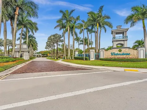 2117 NE 40th Road Homestead FL 33033