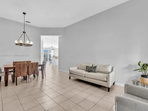 2117 NE 40th Road Homestead FL 33033