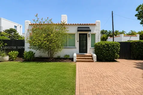2272 SW 11th Terrace Miami FL 33135