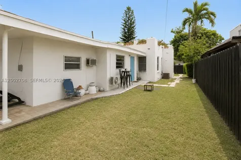2272 SW 11th Terrace Miami FL 33135