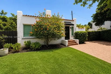 2272 SW 11th Terrace Miami FL 33135