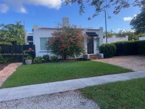 2272 SW 11th Terrace Miami FL 33135