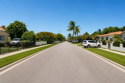 2272 SW 11th Terrace Miami FL 33135