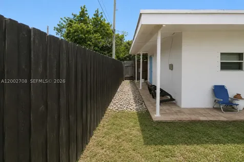 2272 SW 11th Terrace Miami FL 33135