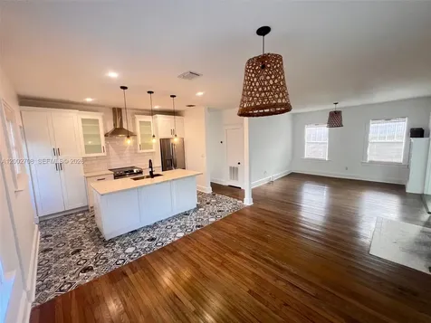 2272 SW 11th Terrace Miami FL 33135