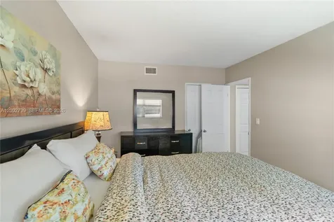 1000 Hillcrest Court Hollywood FL 33021
